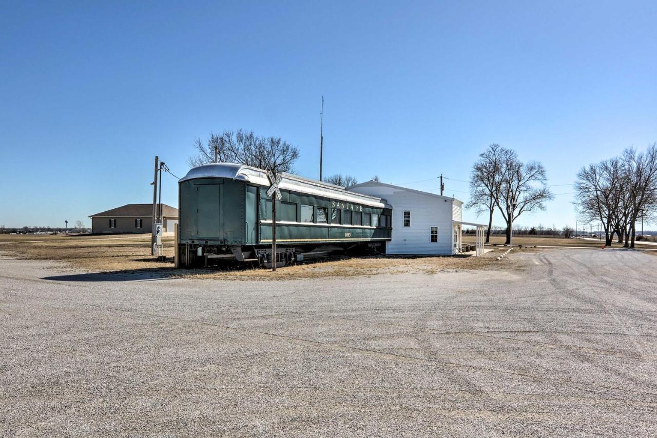 Unique Joplin Gem Converted Train Car Studio Εξωτερικό φωτογραφία